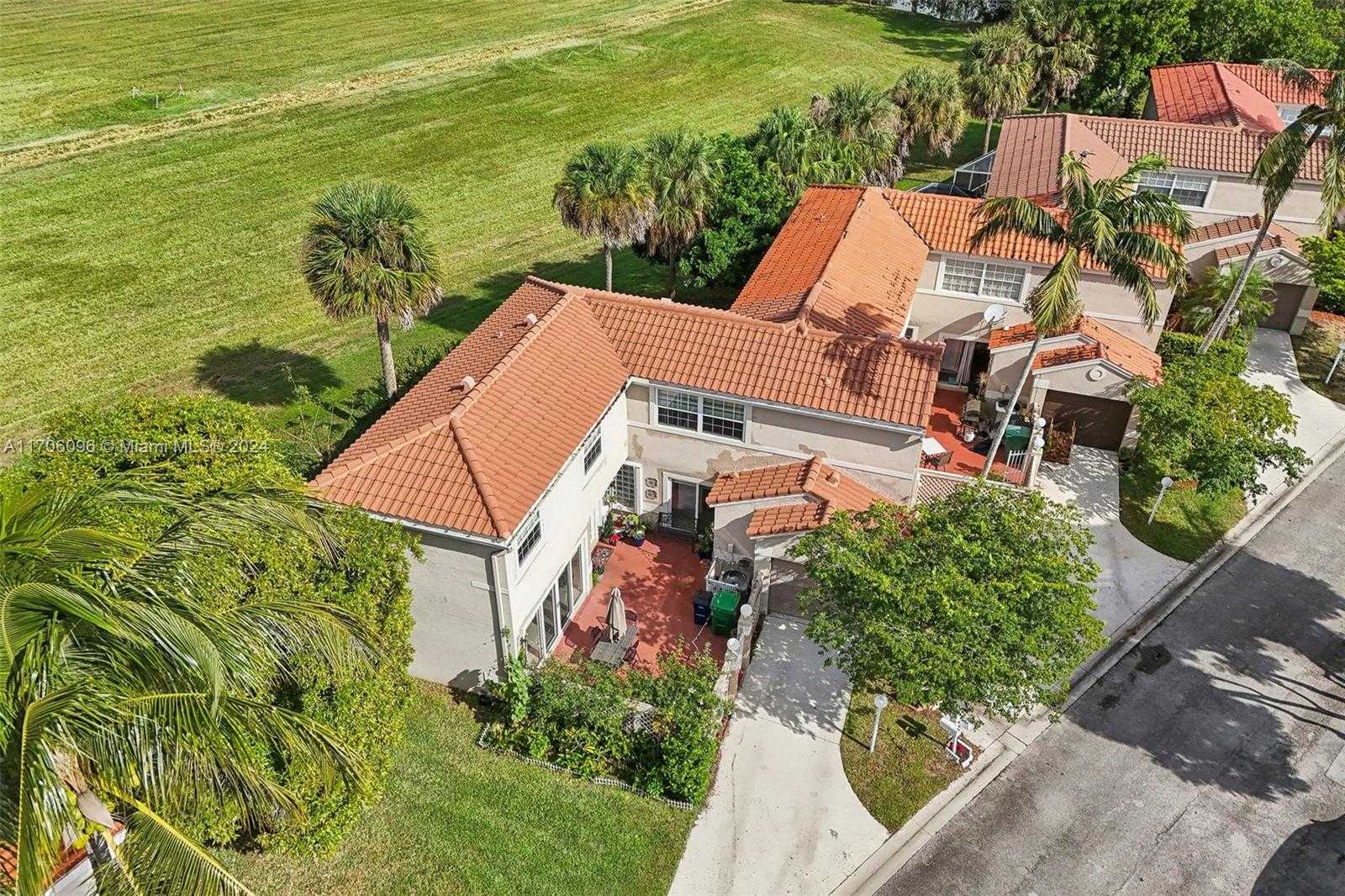 Small Image of 10949 MAINSAIL DR, Cooper City Number 49