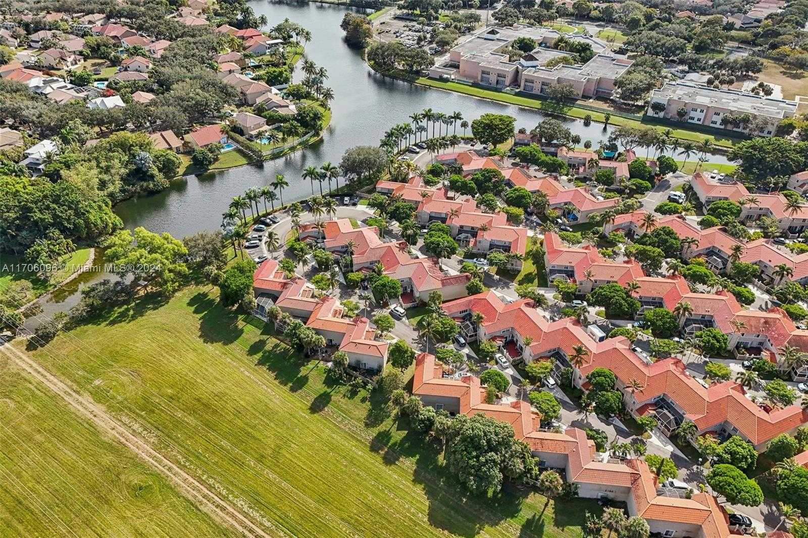 Small Image of 10949 MAINSAIL DR, Cooper City Number 53