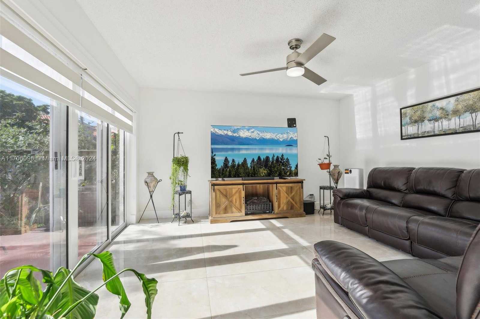 Small Image of 10949 MAINSAIL DR, Cooper City Number 6