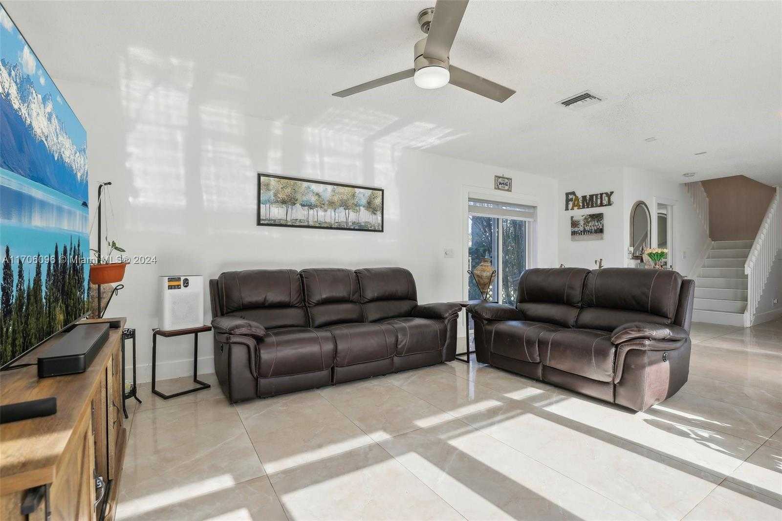 Small Image of 10949 MAINSAIL DR, Cooper City Number 7