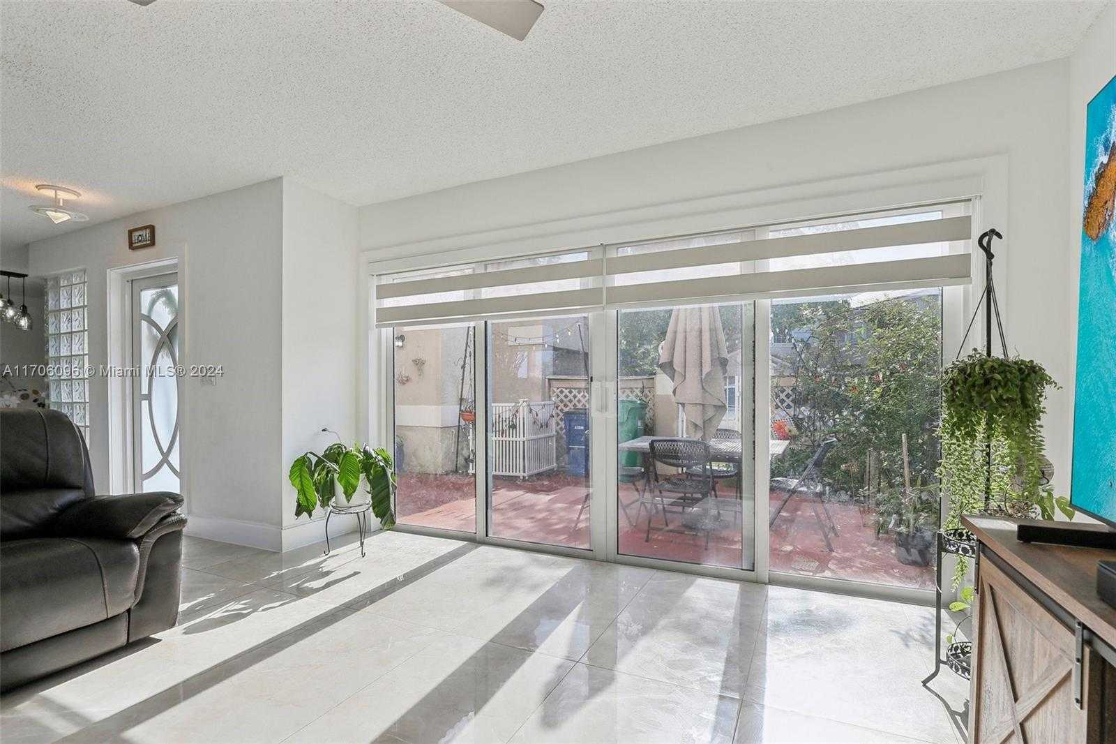 Small Image of 10949 MAINSAIL DR, Cooper City Number 8