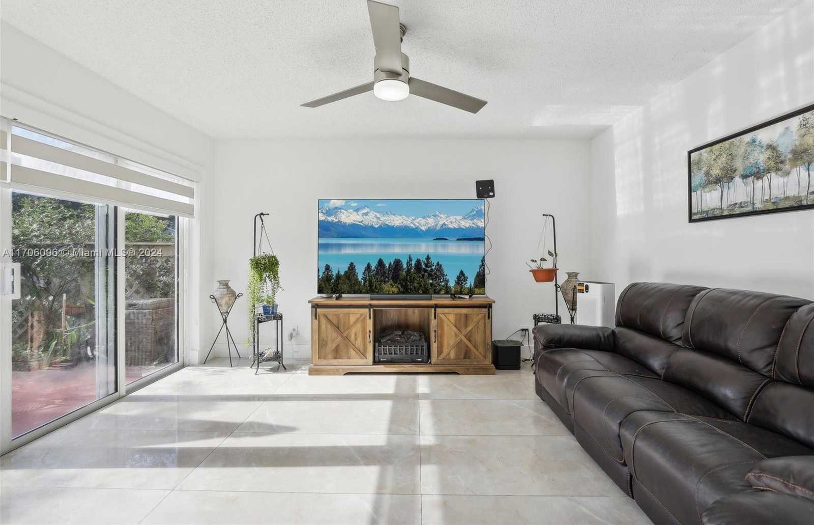 Small Image of 10949 MAINSAIL DR, Cooper City Number 9