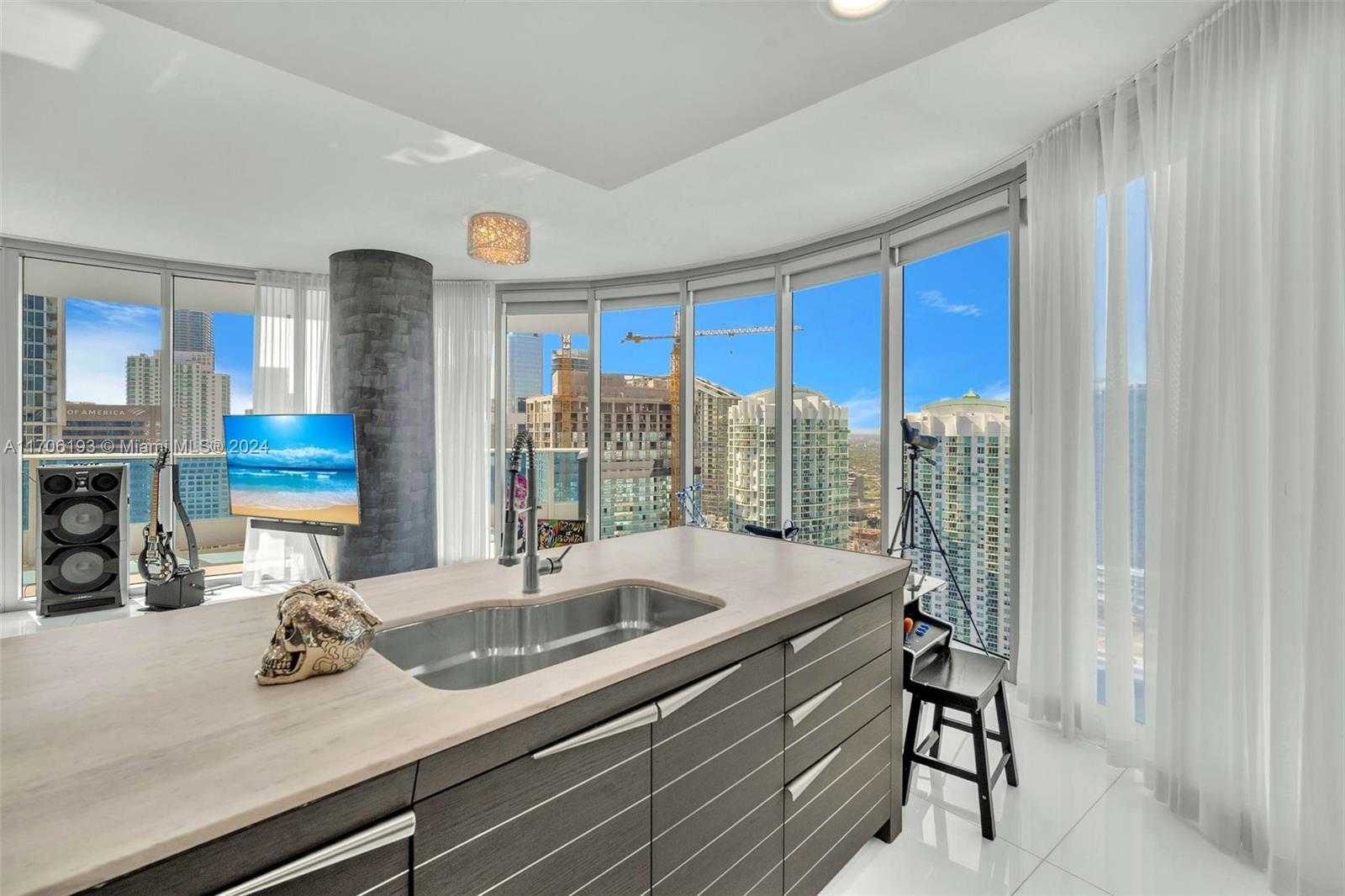 Small Image of 200 BISCAYNE BOULEVARD WAY #4202, Miami Number 10
