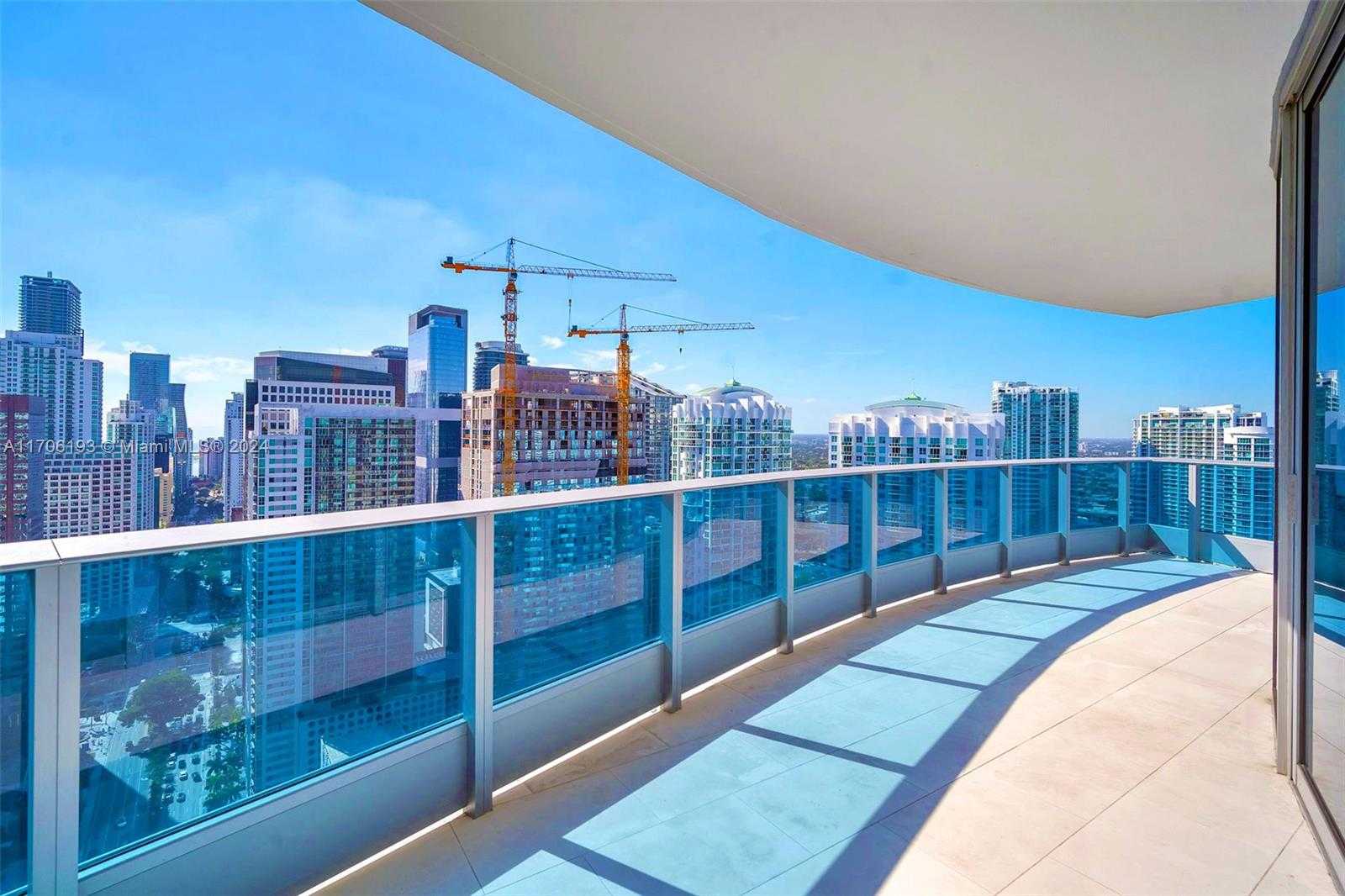 Small Image of 200 BISCAYNE BOULEVARD WAY #4202, Miami Number 4
