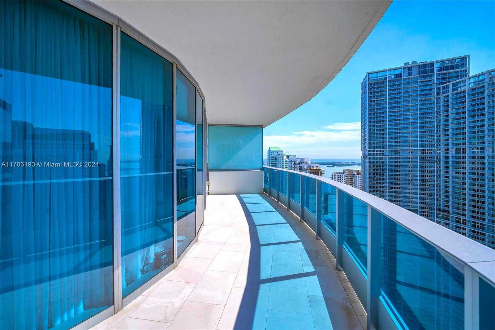 Small Image of 200 BISCAYNE BOULEVARD WAY #4202, Miami Number 5