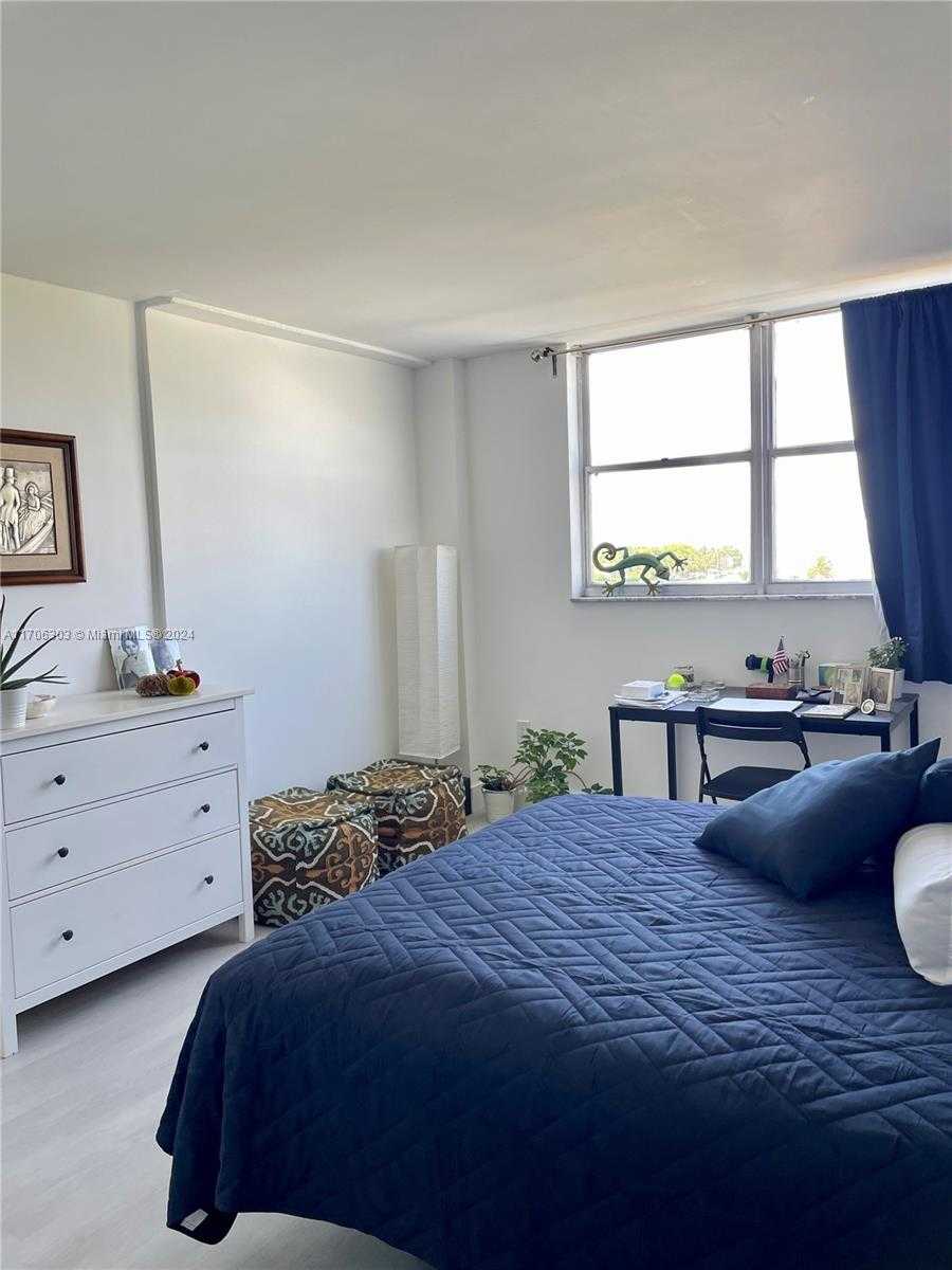 Small Image of 6900 BAY DR #7A, Miami Beach Number 13