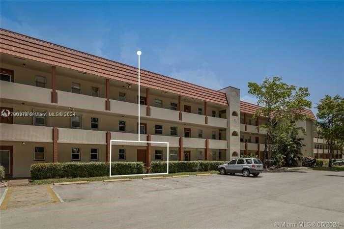 Small Image of 2700 WEST SUNRISE LAKES DR #103, Sunrise Number 14