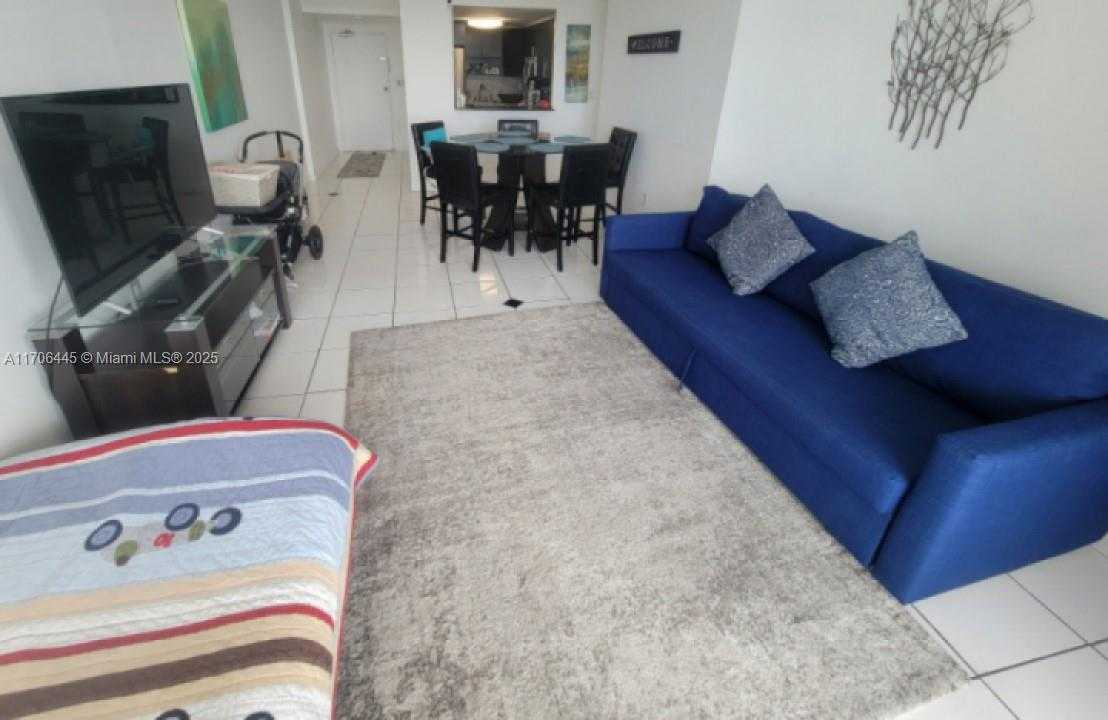 Small Image of 5601 COLLINS AVE #PH-9, Miami Beach Number 11