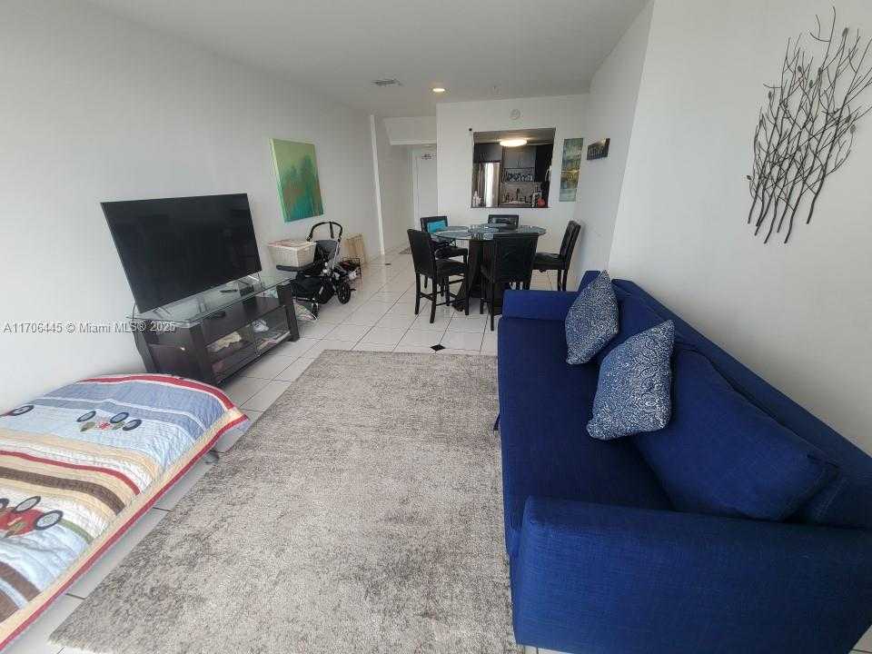 Small Image of 5601 COLLINS AVE #PH-9, Miami Beach Number 13