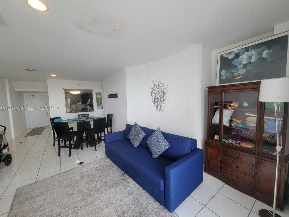 Small Image of 5601 COLLINS AVE #PH-9, Miami Beach Number 34