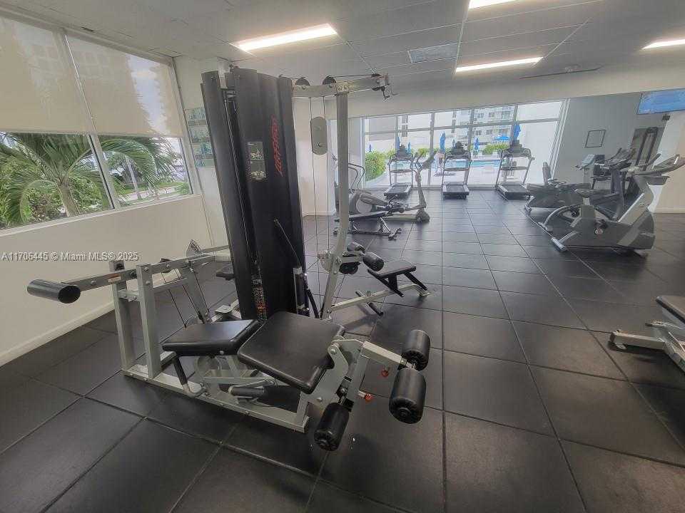 Small Image of 5601 COLLINS AVE #PH-9, Miami Beach Number 43