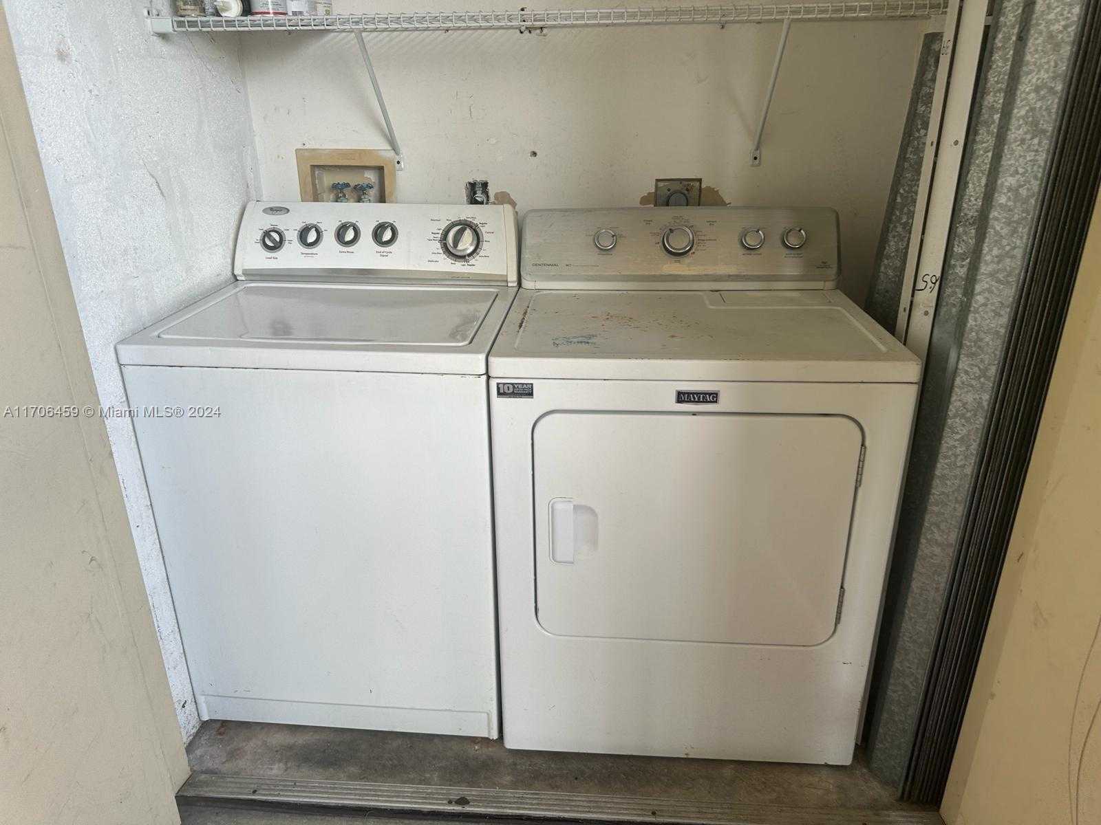 Small Image of 470 SOUTH PARK RD #7-207, Hollywood Number 3