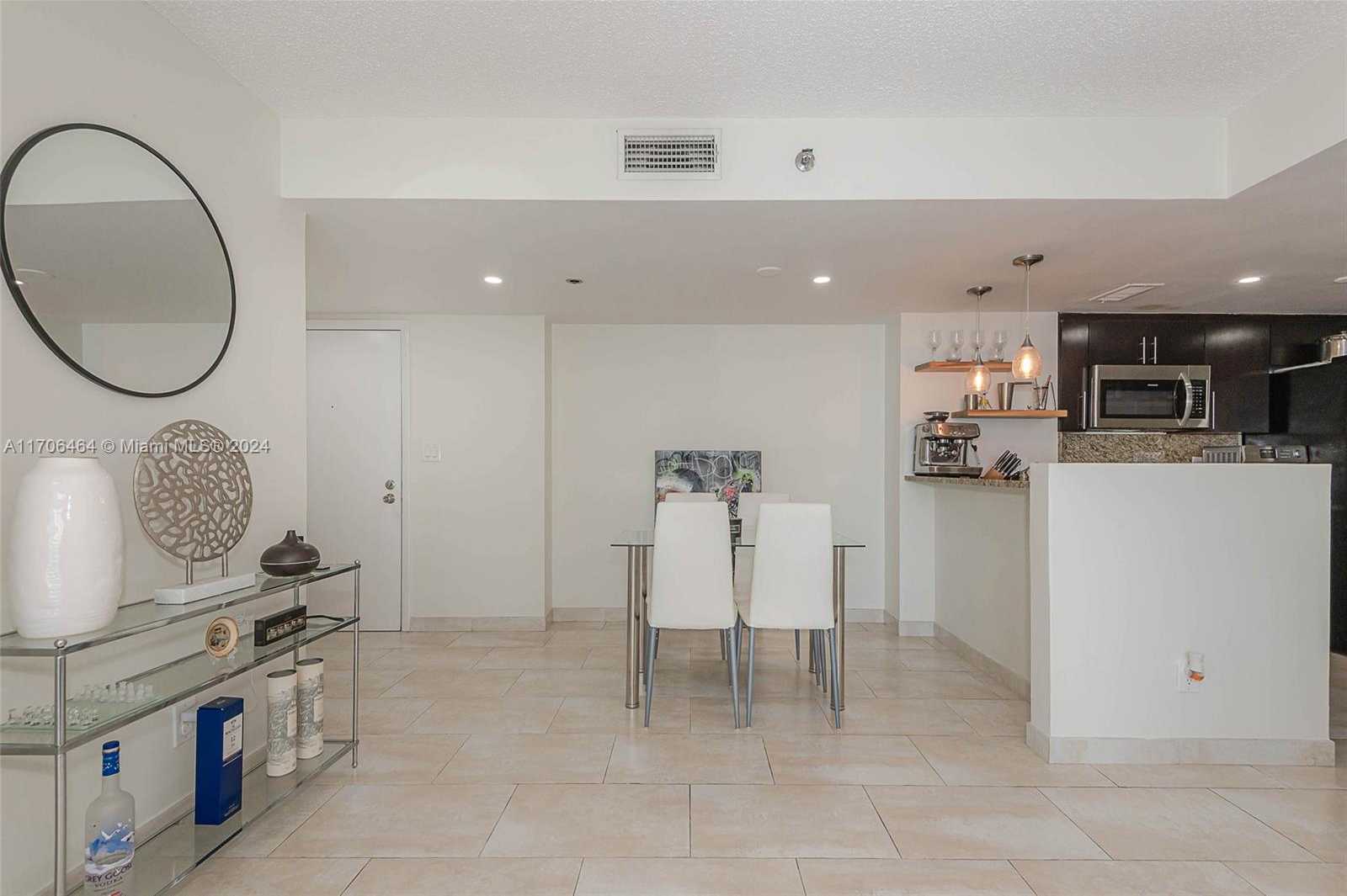 Small Image of 770 CLAUGHTON ISLAND DR #1914, Miami Number 10