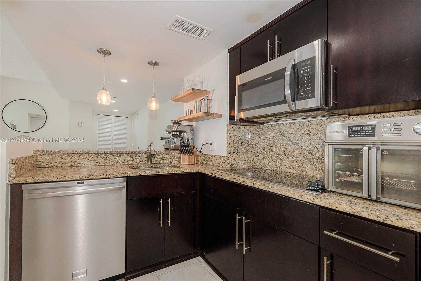 Small Image of 770 CLAUGHTON ISLAND DR #1914, Miami Number 14