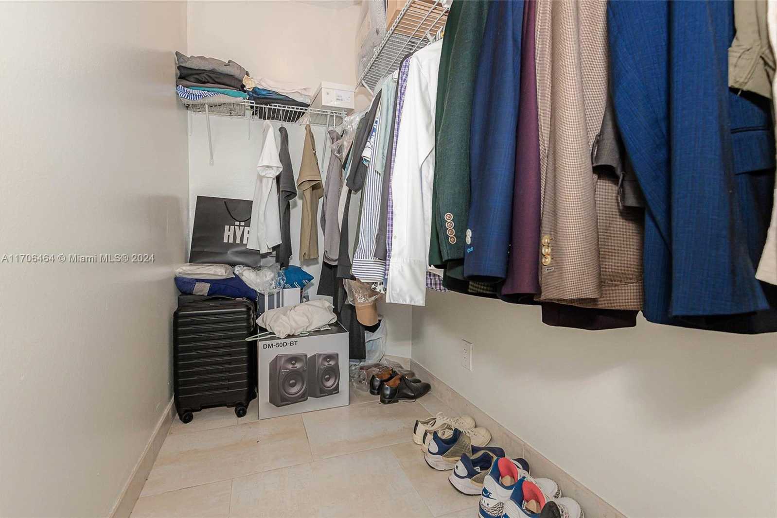Small Image of 770 CLAUGHTON ISLAND DR #1914, Miami Number 21