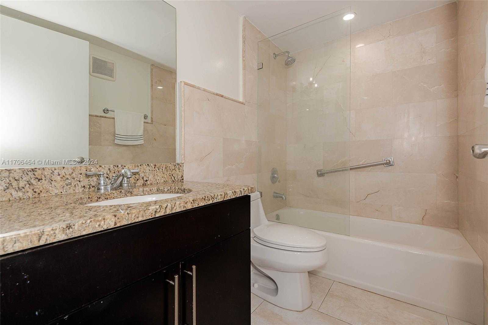 Small Image of 770 CLAUGHTON ISLAND DR #1914, Miami Number 22