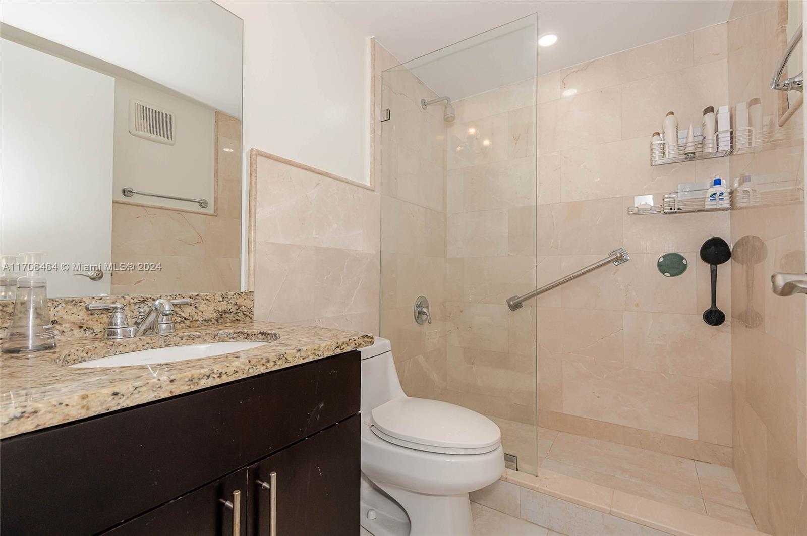 Small Image of 770 CLAUGHTON ISLAND DR #1914, Miami Number 26