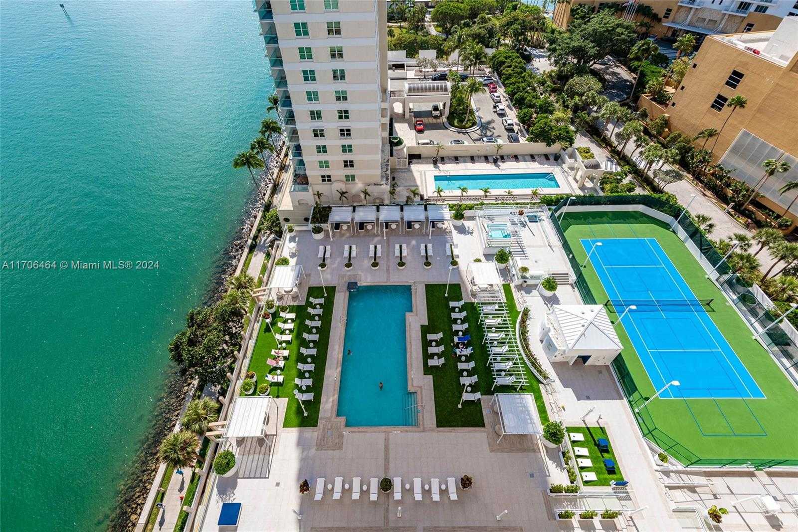 Small Image of 770 CLAUGHTON ISLAND DR #1914, Miami Number 3