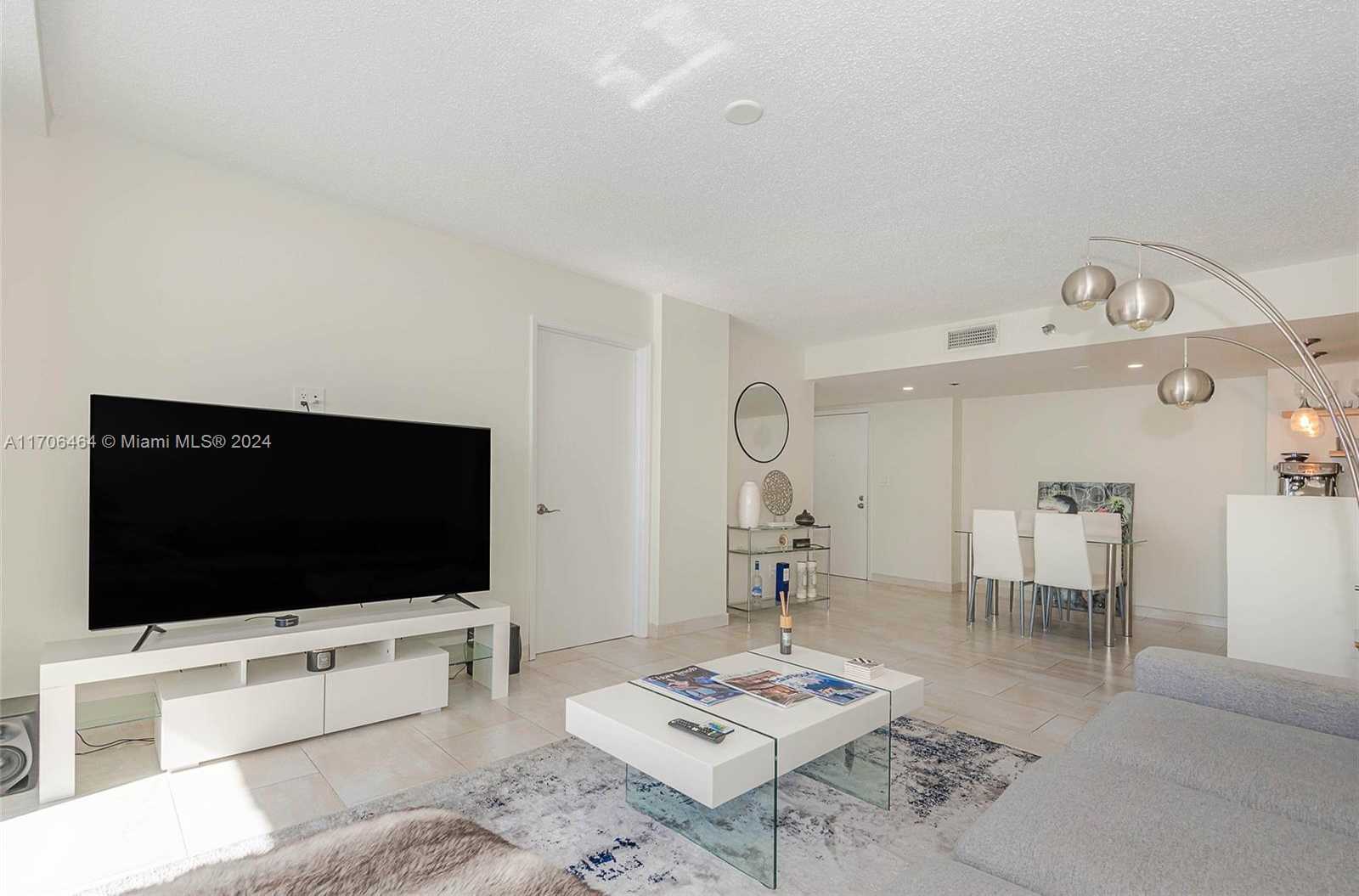 Small Image of 770 CLAUGHTON ISLAND DR #1914, Miami Number 8