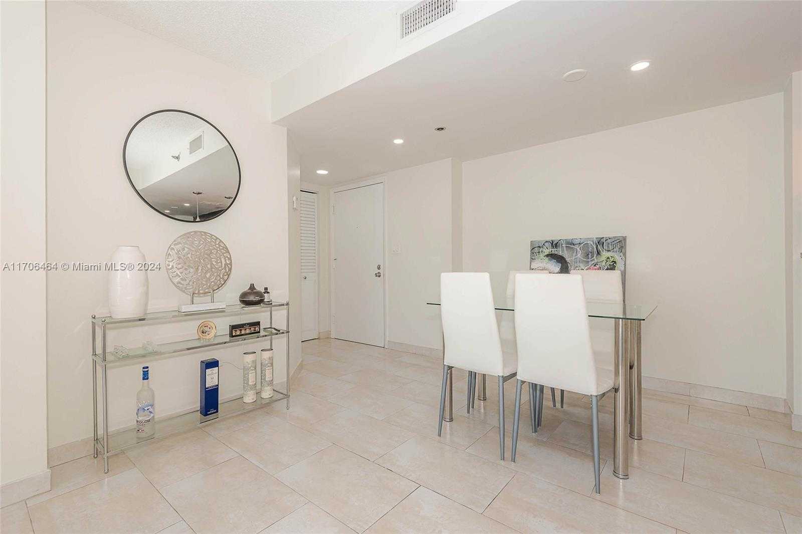 Small Image of 770 CLAUGHTON ISLAND DR #1914, Miami Number 9