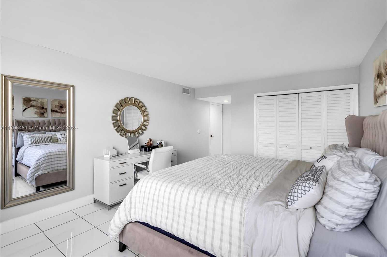Small Image of 16100 GOLF CLUB RD #313, Weston Number 14