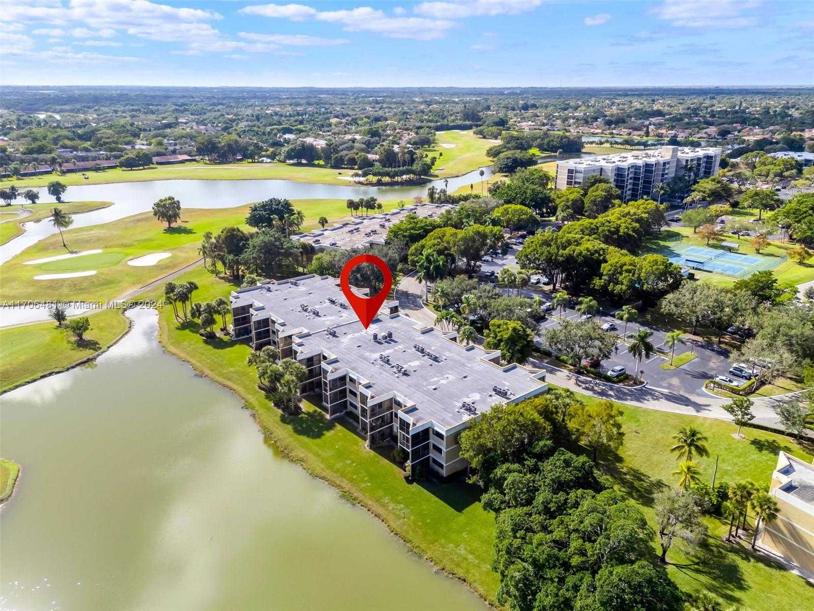 Small Image of 16100 GOLF CLUB RD #313, Weston Number 2