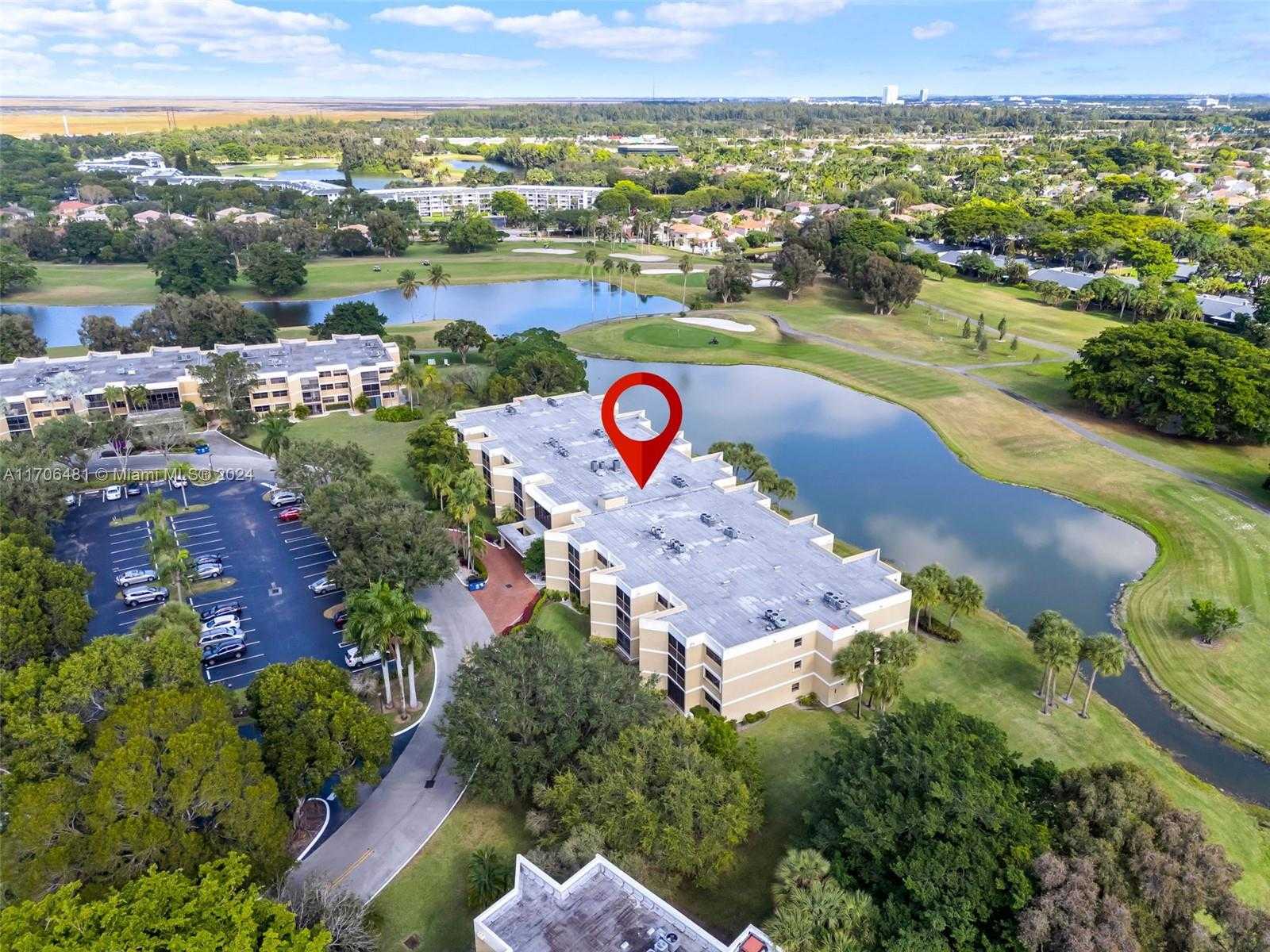 Small Image of 16100 GOLF CLUB RD #313, Weston Number 32