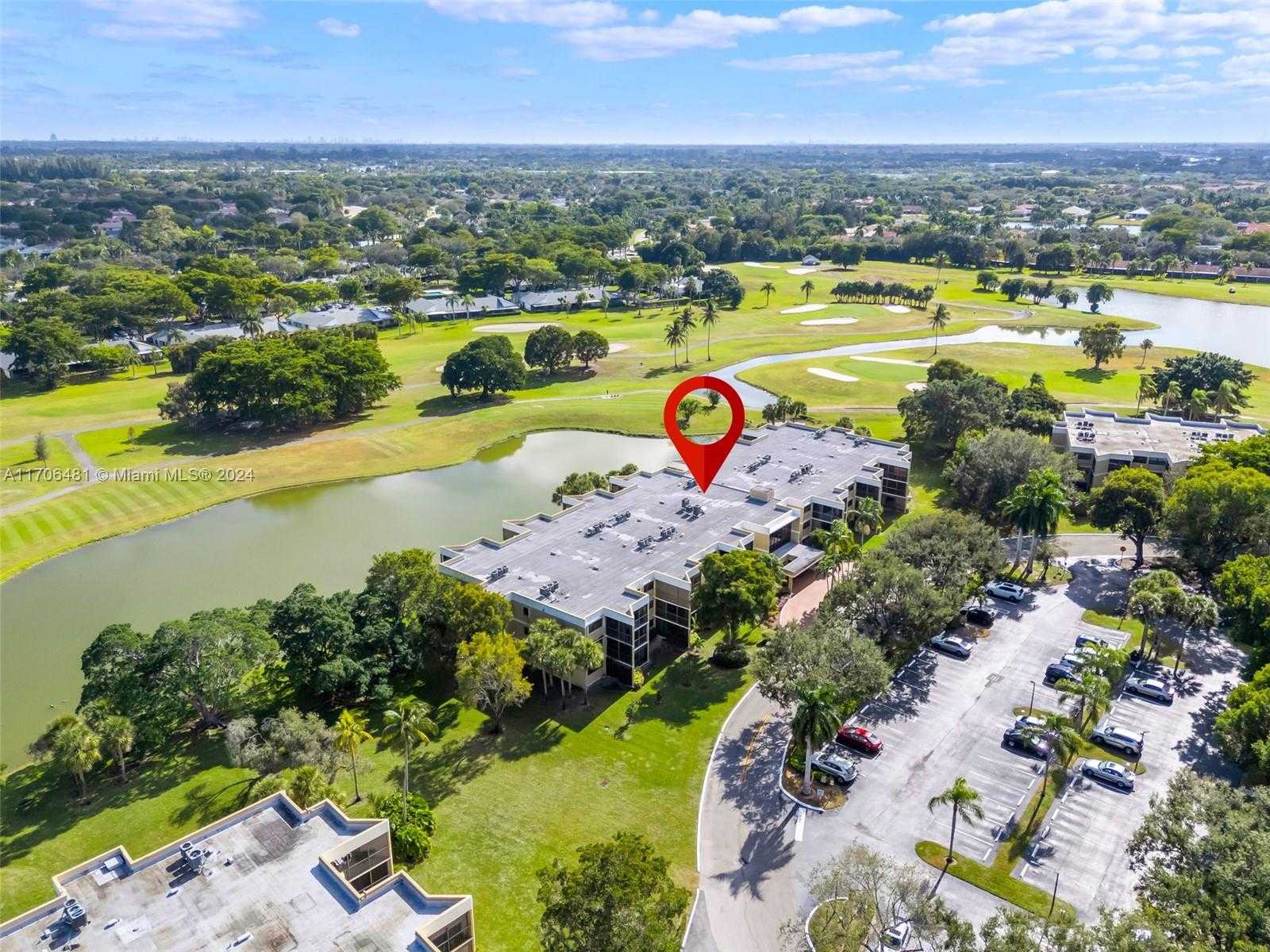 Small Image of 16100 GOLF CLUB RD #313, Weston Number 5