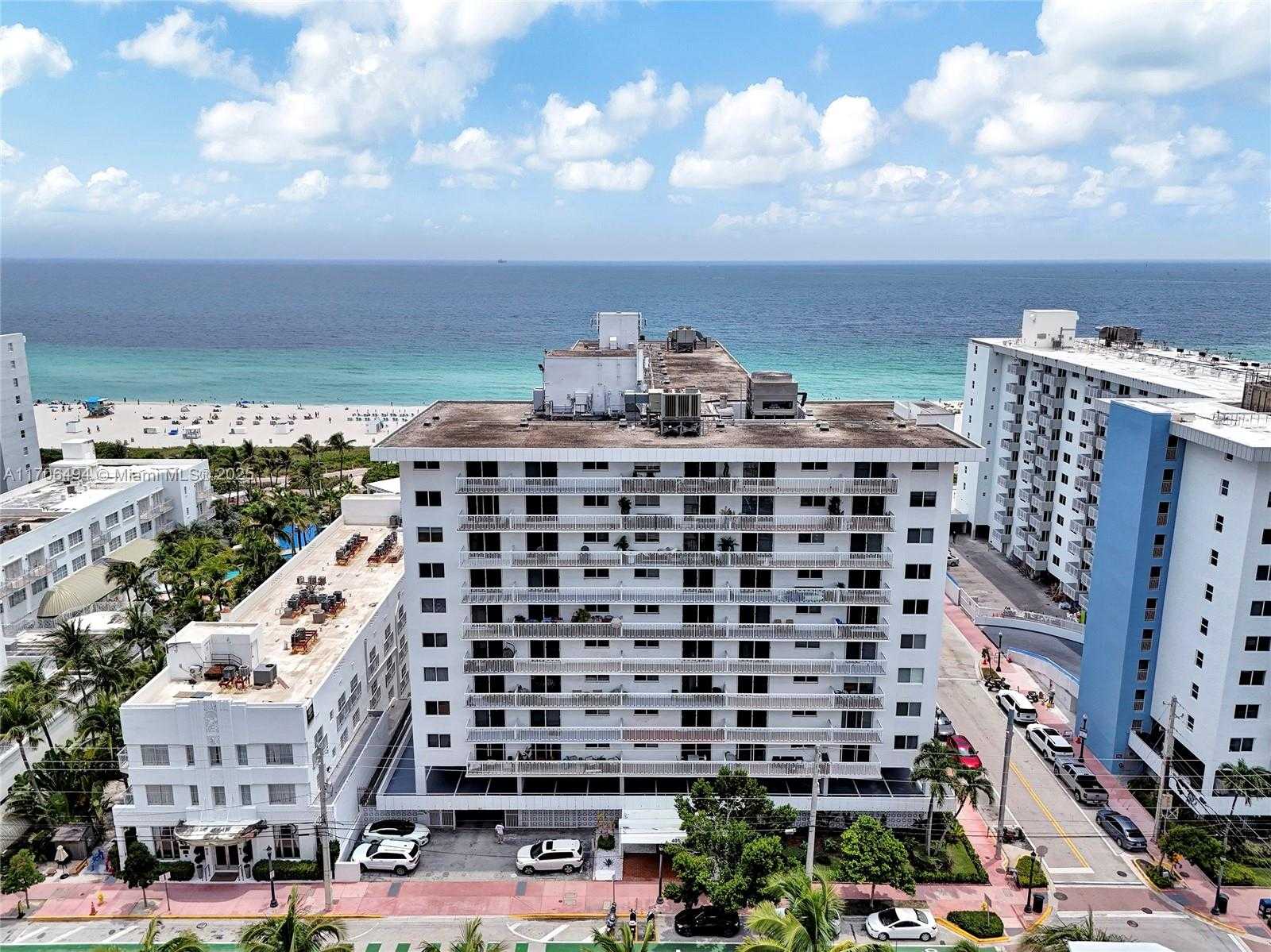 Small Image of 401 OCEAN DR #1007, Miami Beach Number 2