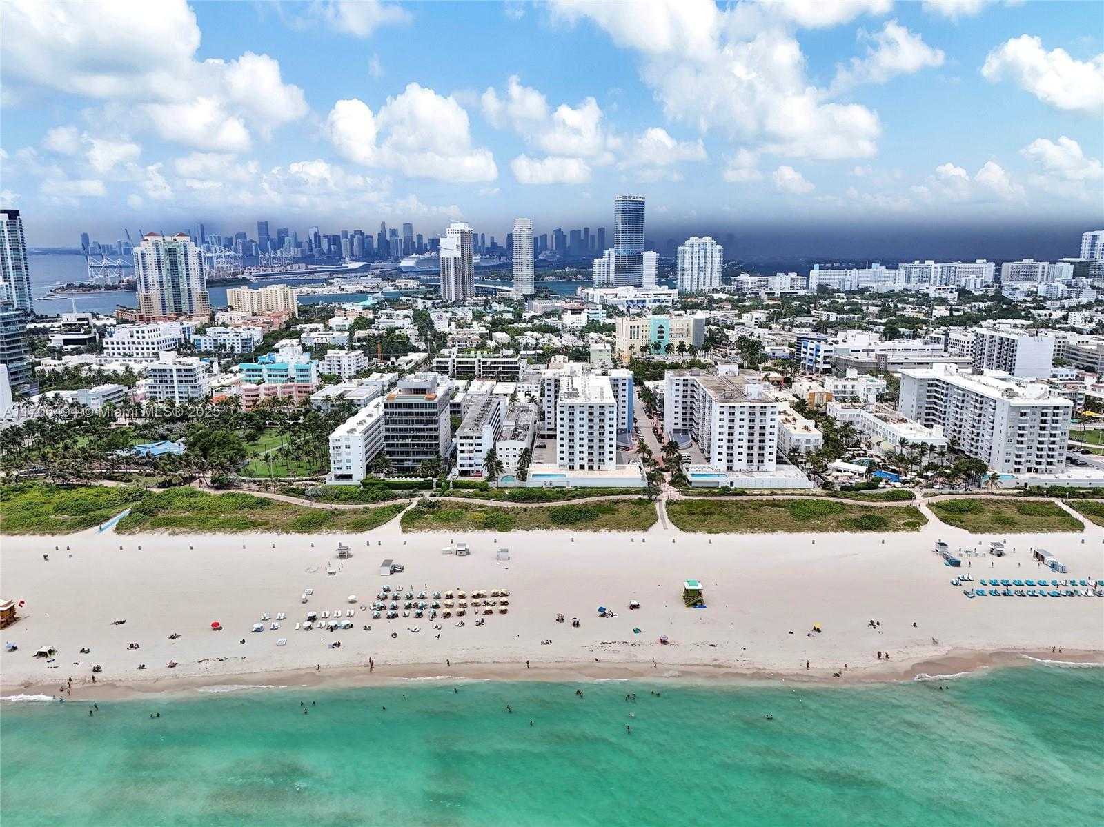 Small Image of 401 OCEAN DR #1007, Miami Beach Number 3