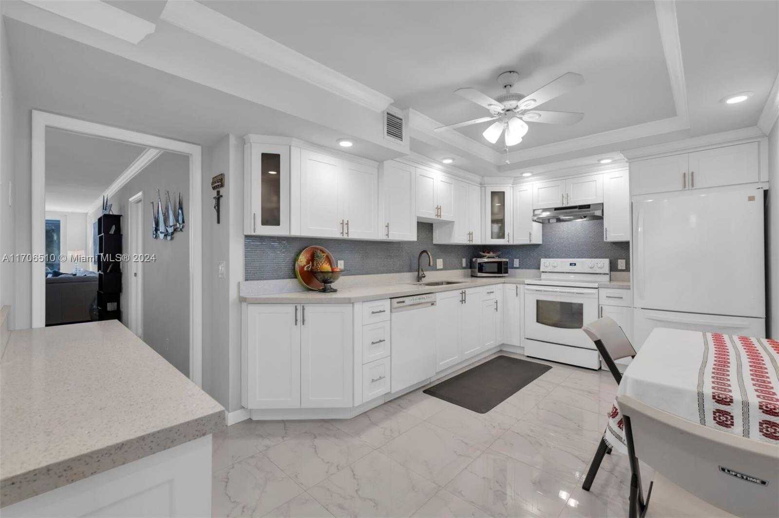Small Image of 821 CYPRESS BLVD #304, Pompano Beach Number 12