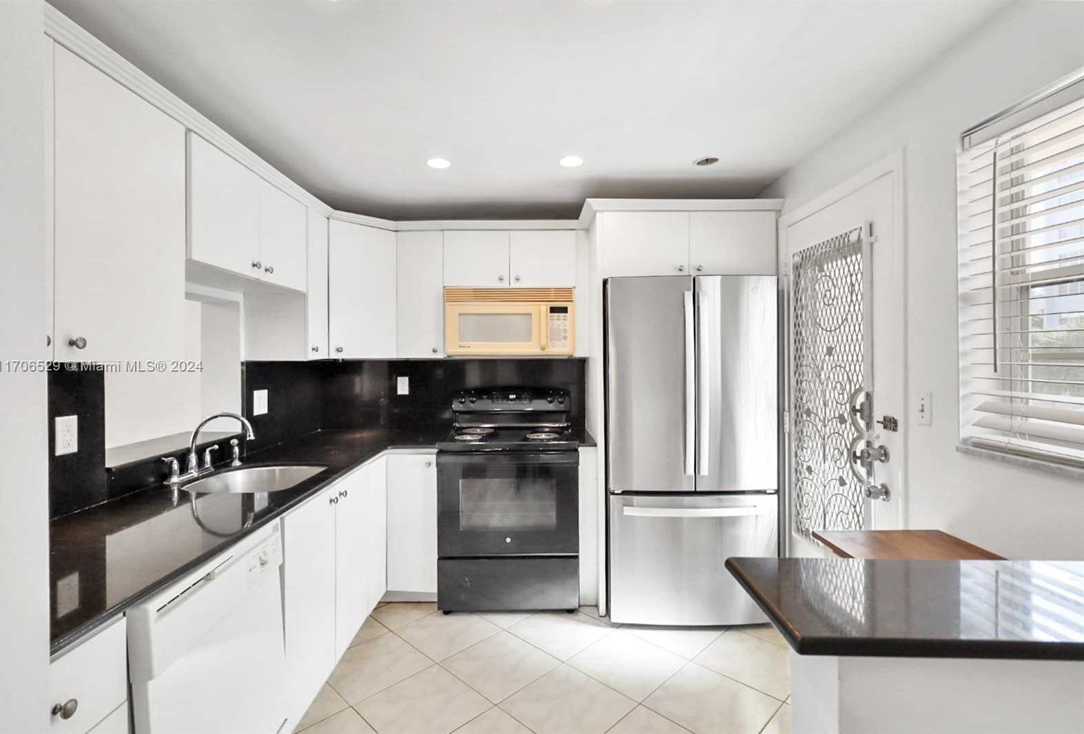 Small Image of 421 NORTH EAST 14TH AVE #203, Hallandale Beach Number 5