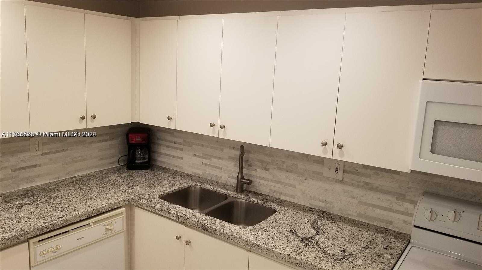 Small Image of 1833 SOUTH OCEAN DR #207, Hallandale Beach Number 4