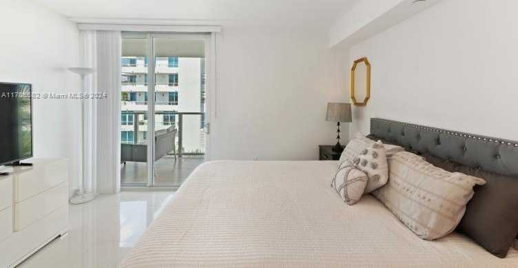 Small Image of 1150 101ST ST #502, Bay Harbor Islands Number 16