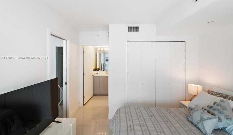 Small Image of 1150 101ST ST #502, Bay Harbor Islands Number 19