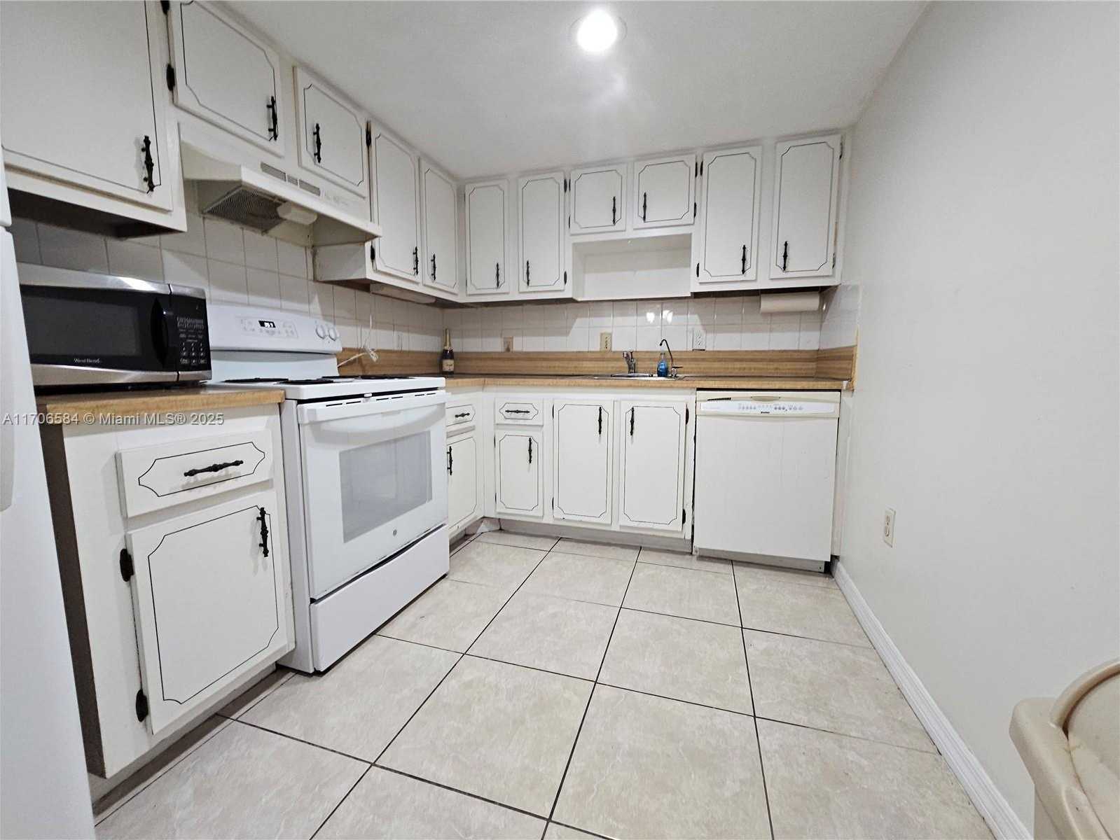 Small Image of 1681 NORTH WEST 70TH AVE #303, Plantation Number 6