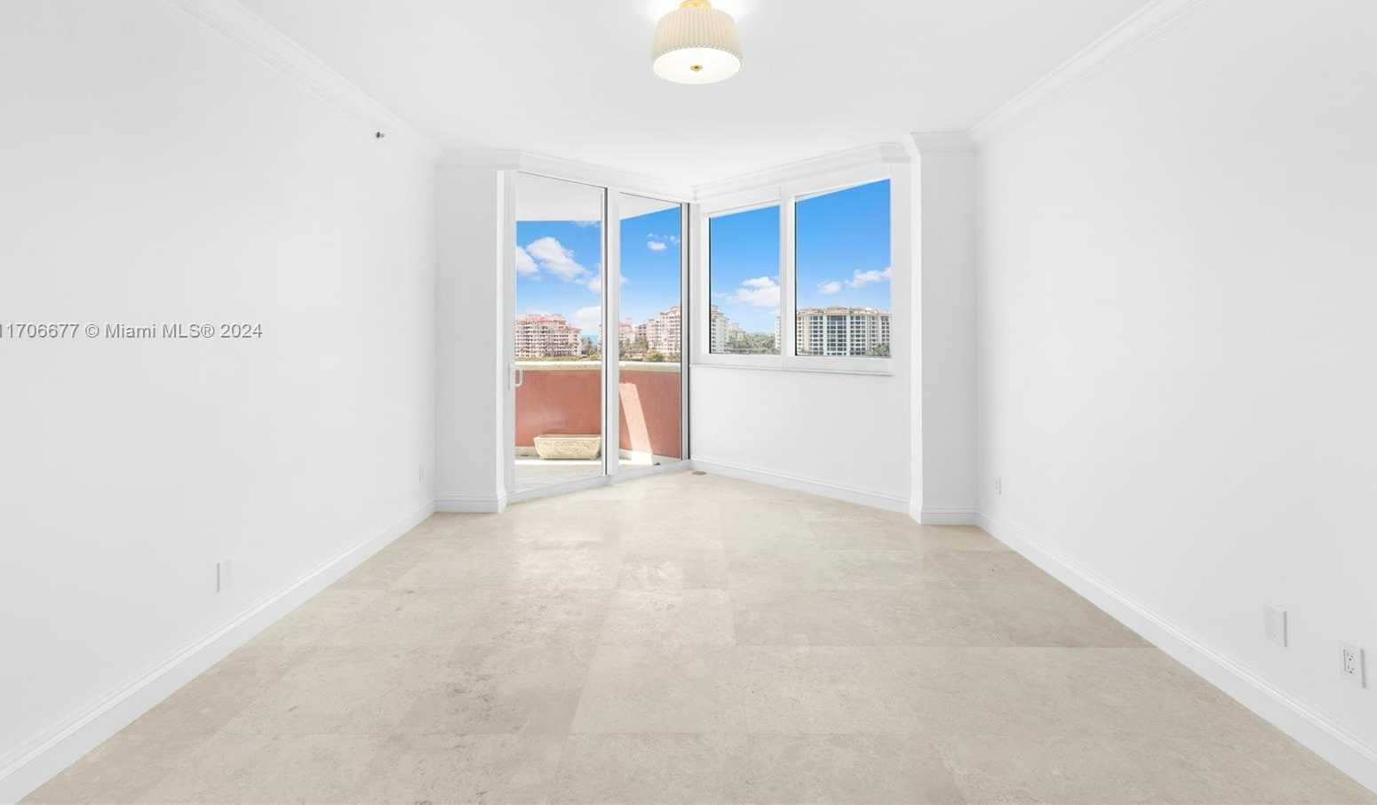 Small Image of 300 SOUTH POINTE DRIVE #801, Miami Beach Number 14