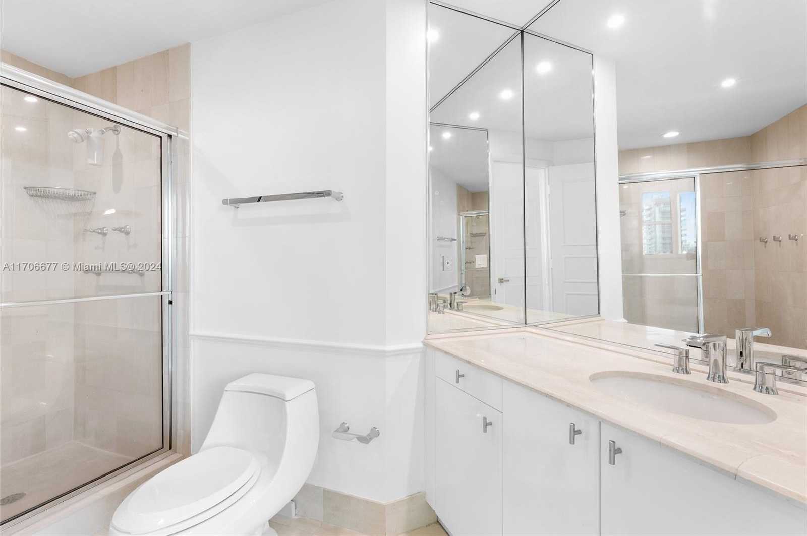 Small Image of 300 SOUTH POINTE DRIVE #801, Miami Beach Number 22