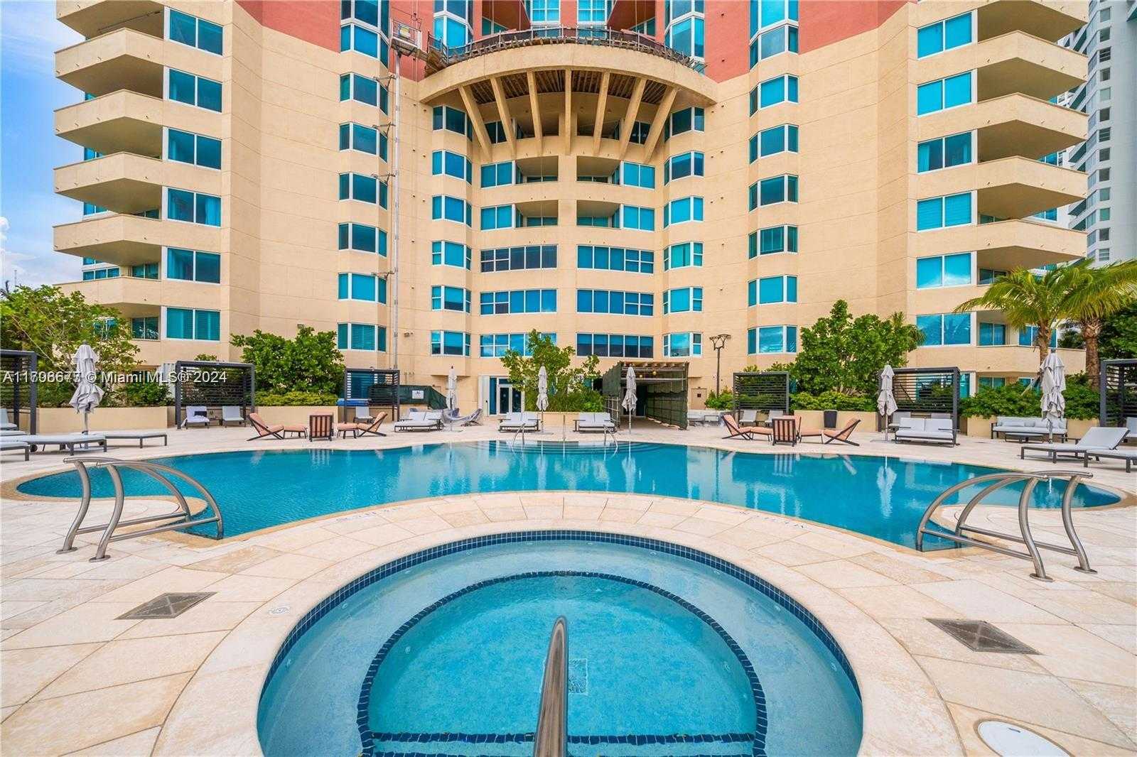 Small Image of 300 SOUTH POINTE DRIVE #801, Miami Beach Number 36