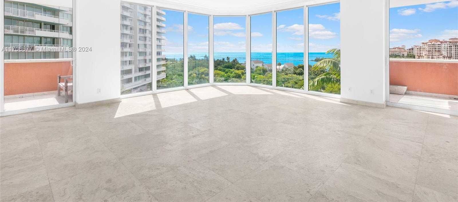 Small Image of 300 SOUTH POINTE DRIVE #801, Miami Beach Number 4