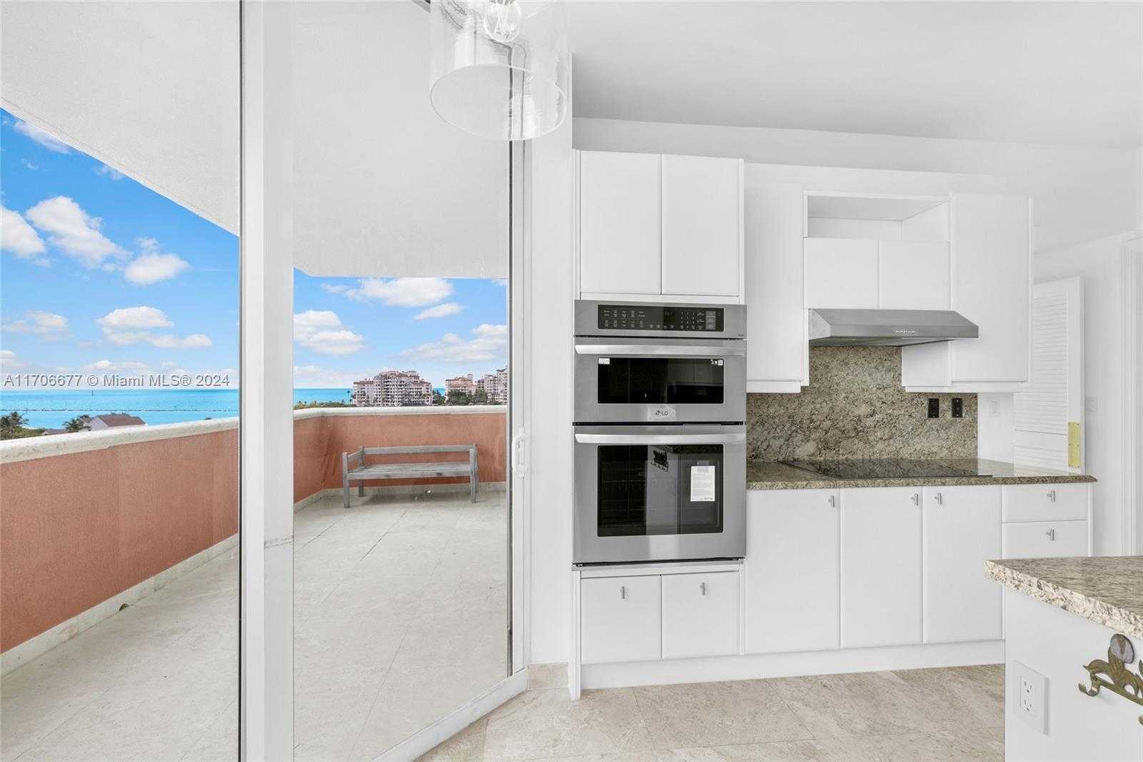 Small Image of 300 SOUTH POINTE DRIVE #801, Miami Beach Number 8