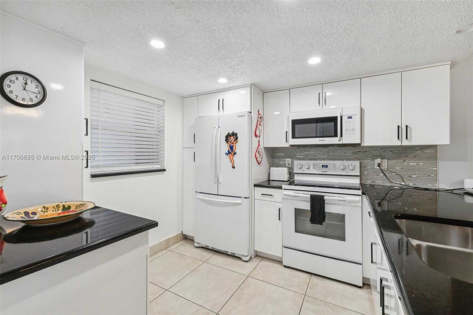 Small Image of 3170 HOLIDAY SPRINGS BLVD #6-108, Margate Number 11