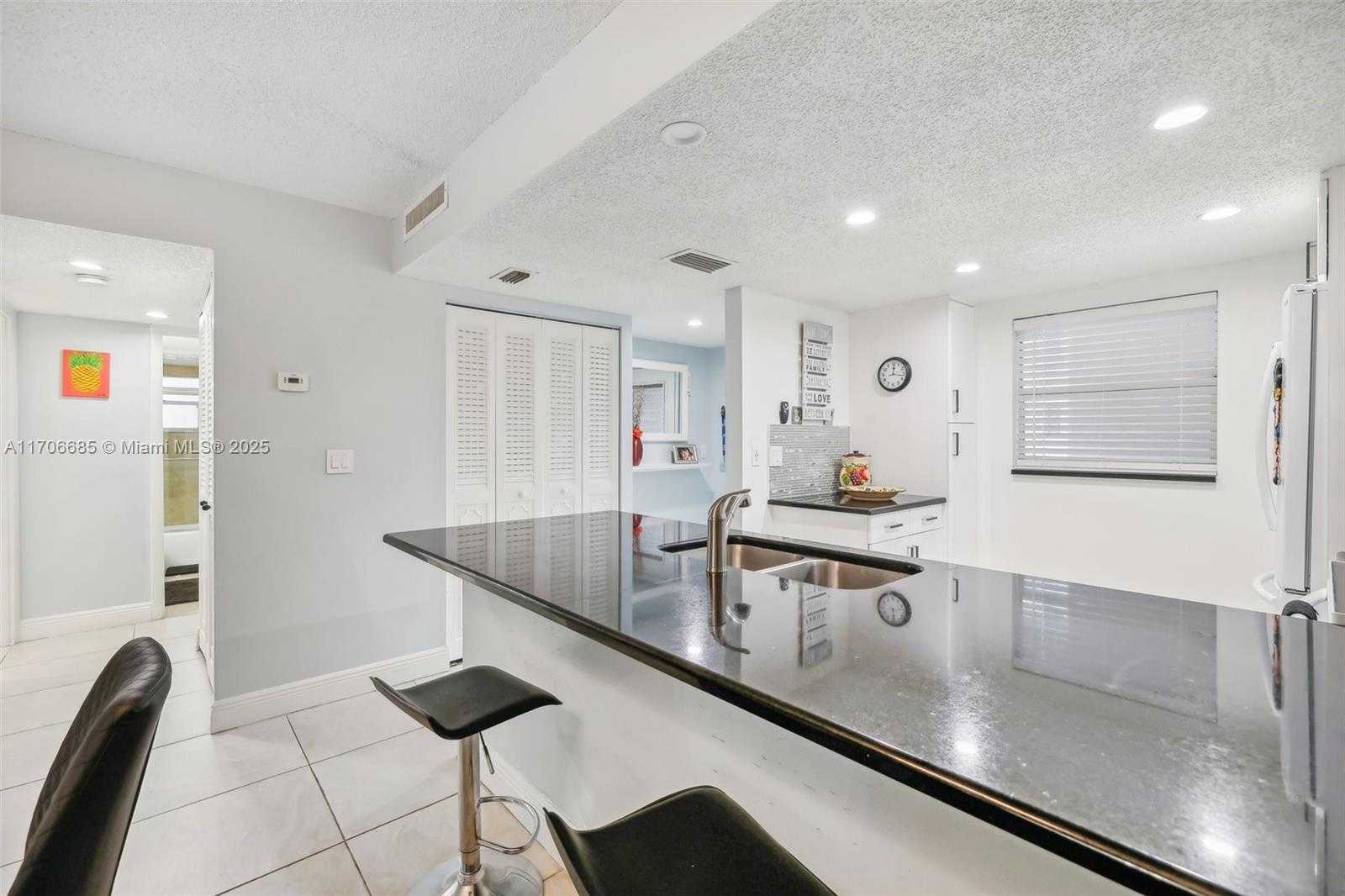 Small Image of 3170 HOLIDAY SPRINGS BLVD #6-108, Margate Number 13