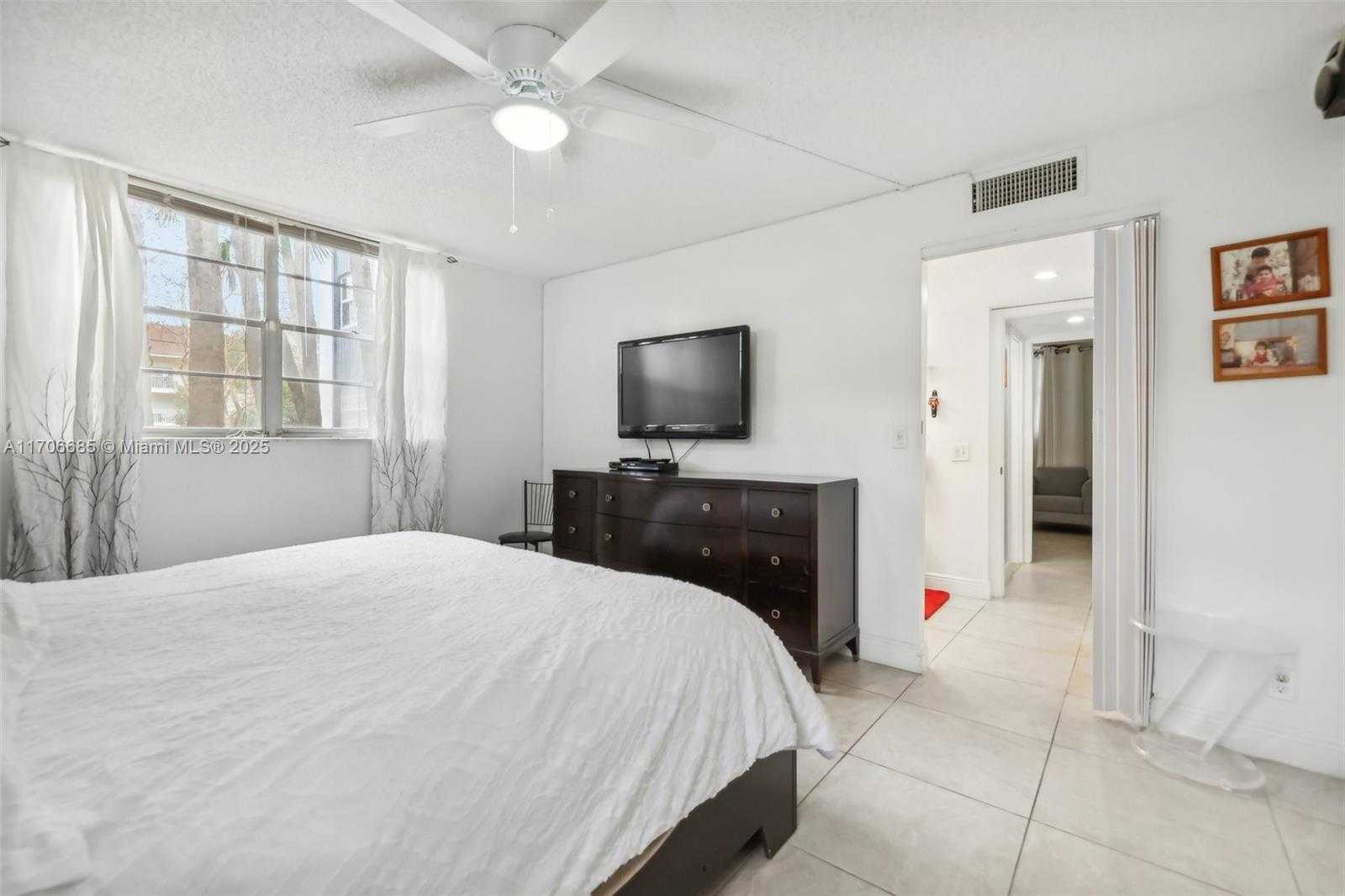 Small Image of 3170 HOLIDAY SPRINGS BLVD #6-108, Margate Number 16