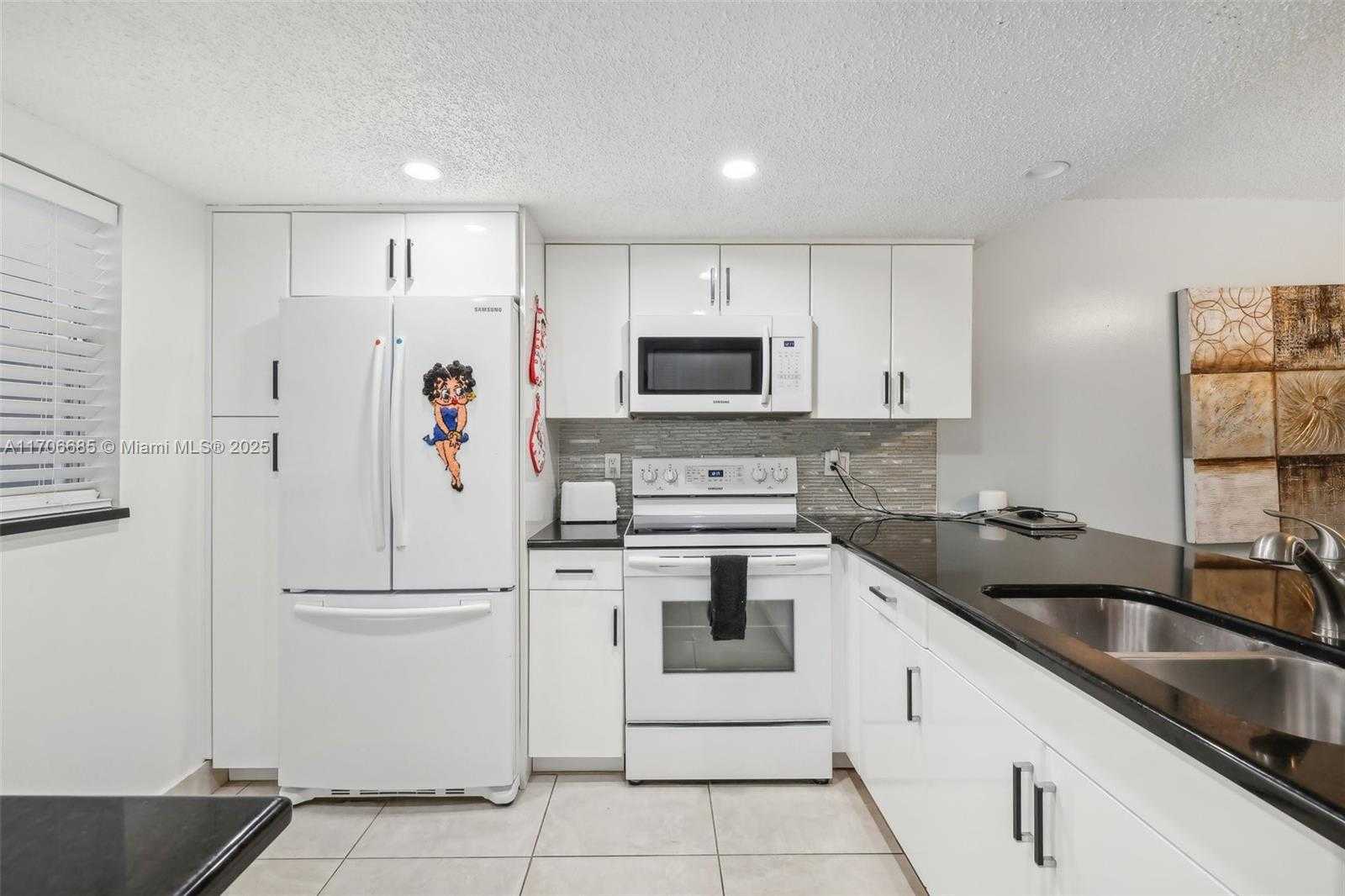Small Image of 3170 HOLIDAY SPRINGS BLVD #6-108, Margate Number 3