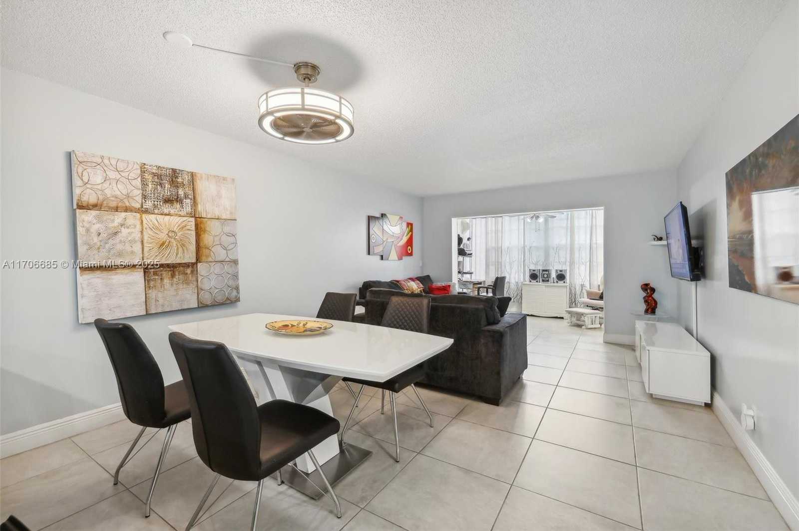 Small Image of 3170 HOLIDAY SPRINGS BLVD #6-108, Margate Number 4