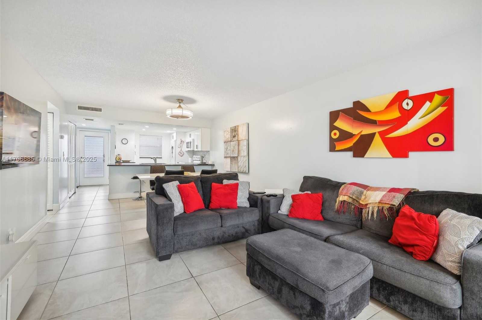 Small Image of 3170 HOLIDAY SPRINGS BLVD #6-108, Margate Number 5