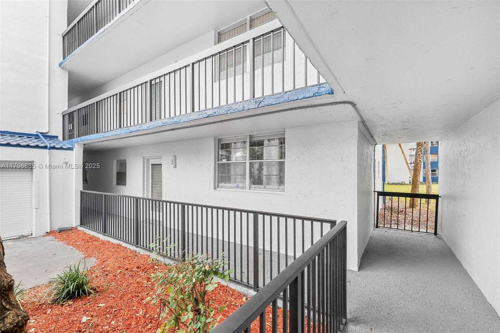 Small Image of 3170 HOLIDAY SPRINGS BLVD #6-108, Margate Number 7