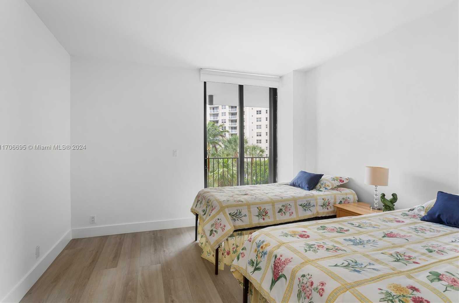 Small Image of 520 BRICKELL KEY DR #A513, Miami Number 12