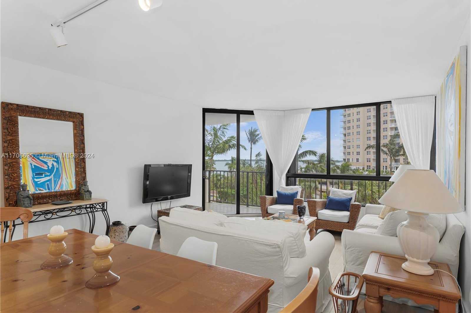 Small Image of 520 BRICKELL KEY DR #A513, Miami Number 3